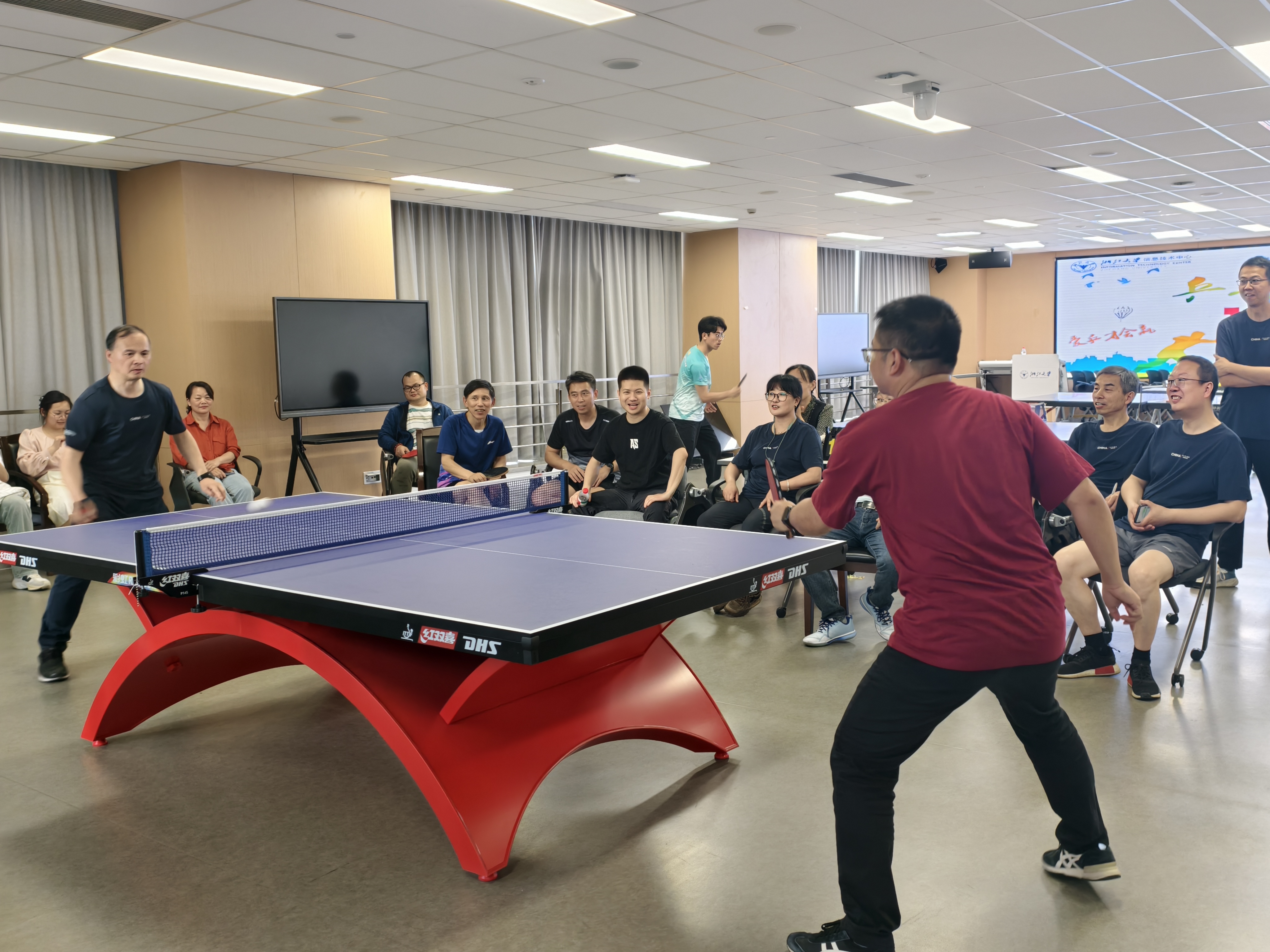 乒来乓往 活力绽放——信息技术中心开展第一届乒乓球单打比赛